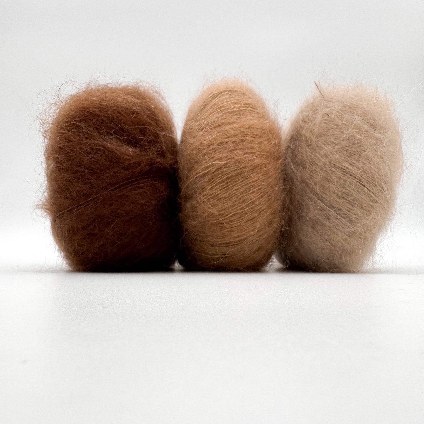 Mohair Sport-garn i färgen Nötbrun – superkid mohair och silke från A Knitters World
