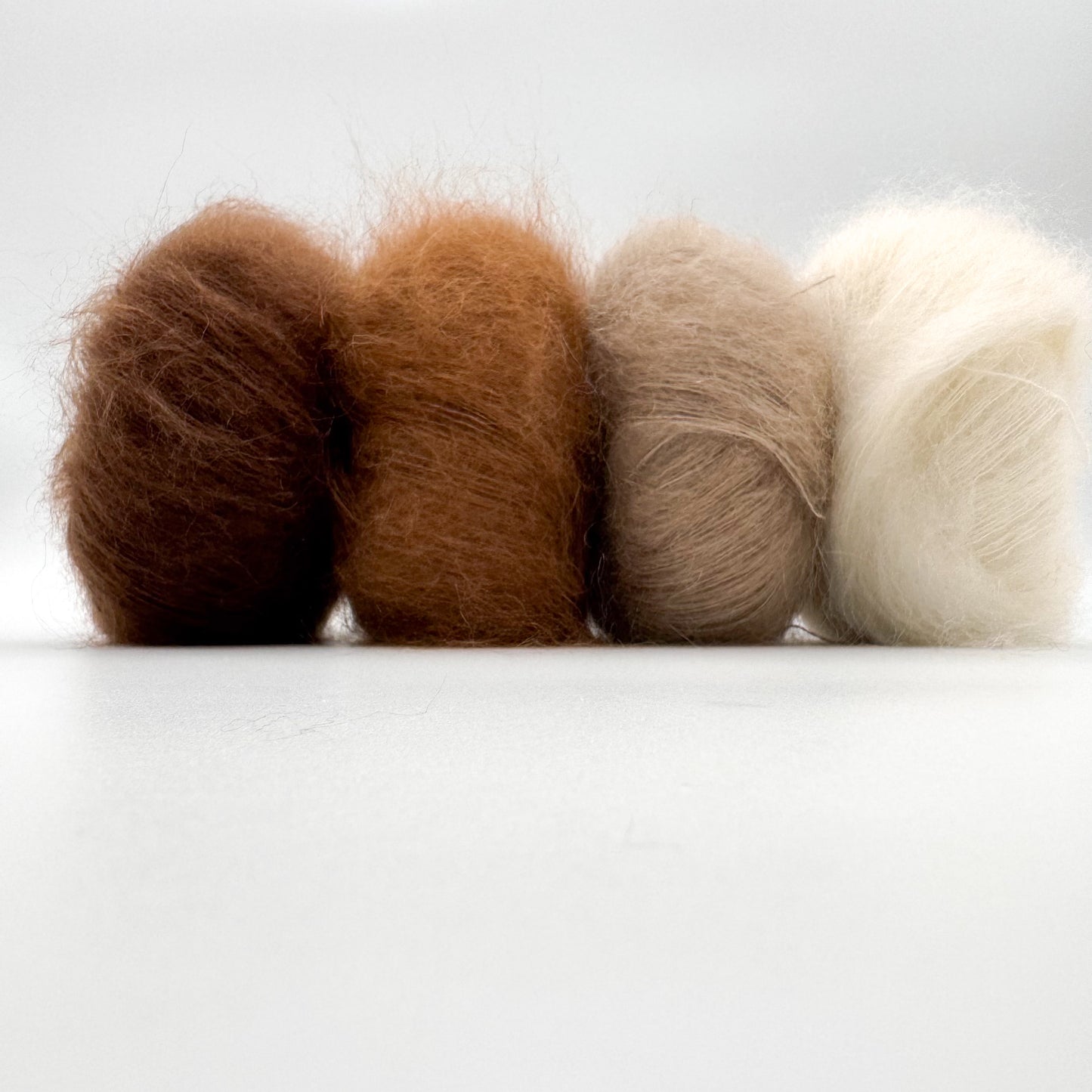 Mohair Sport-garn i färgen Karamell – superkid mohair och silke från A Knitters World