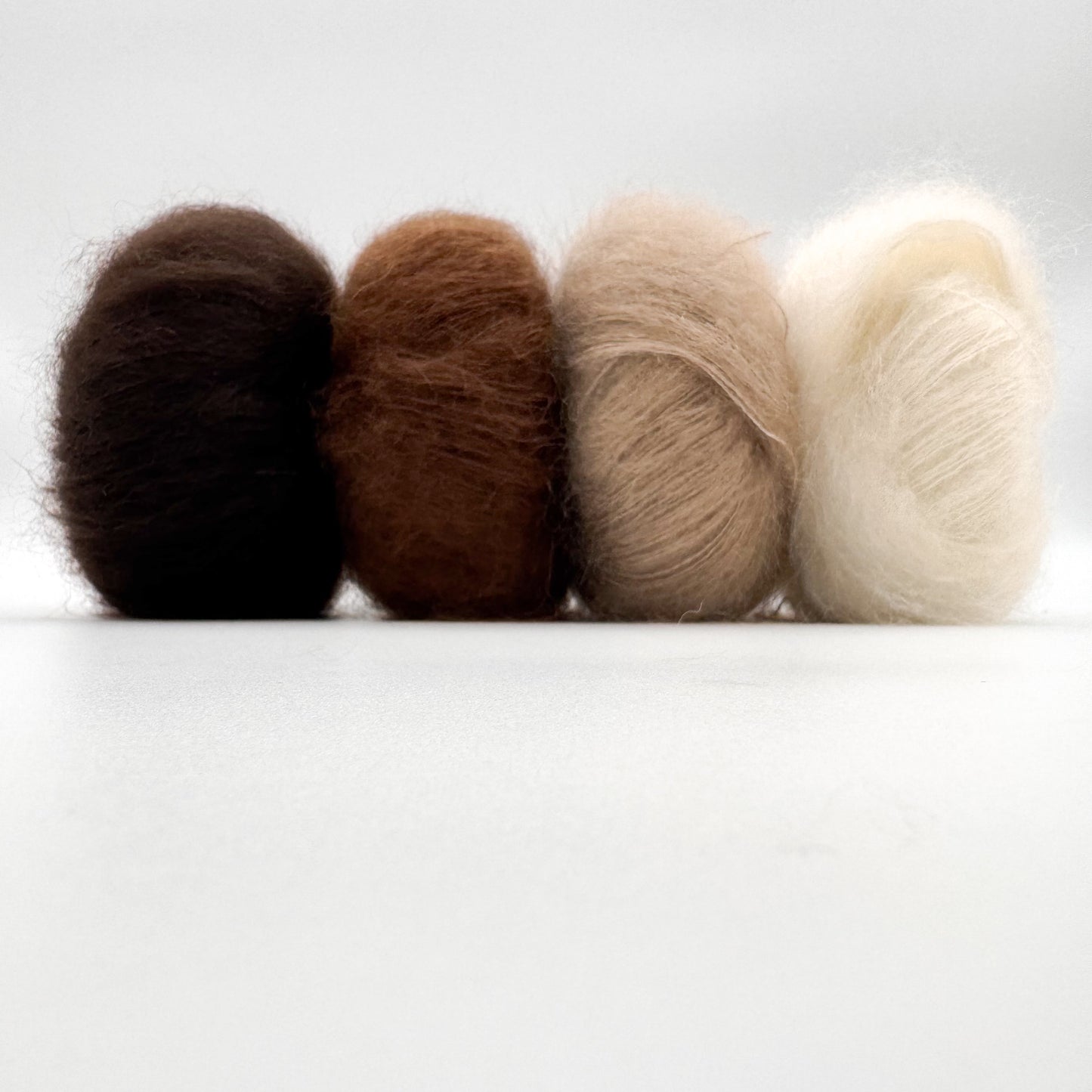 Mohair Sport-garn i färgen Nötbrun – superkid mohair och silke från A Knitters World