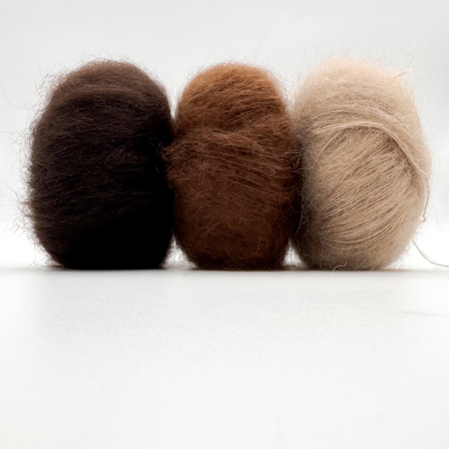 Mohair Sport-garn i färgen Nötbrun – superkid mohair och silke från A Knitters World