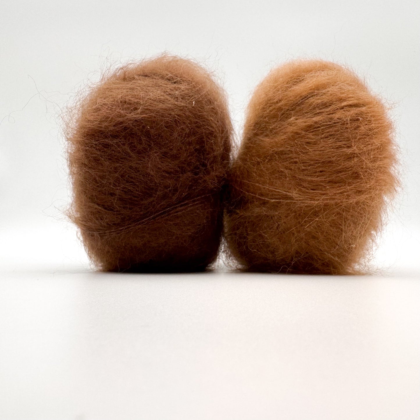 Mohair Sport-garn i färgen Nötbrun – superkid mohair och silke från A Knitters World