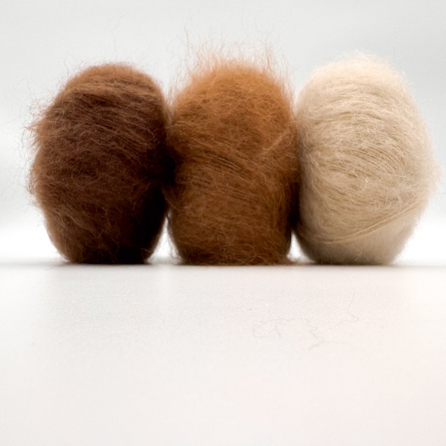 Mohair Sport-garn i färgen Karamell – superkid mohair och silke från A Knitters World
