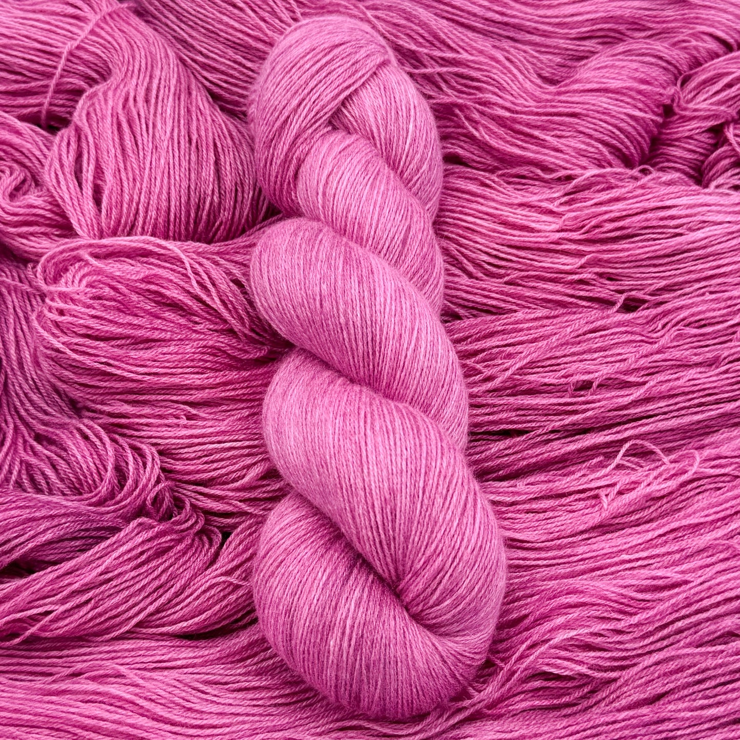 Mink - Rasberry on speed - A Knitters World