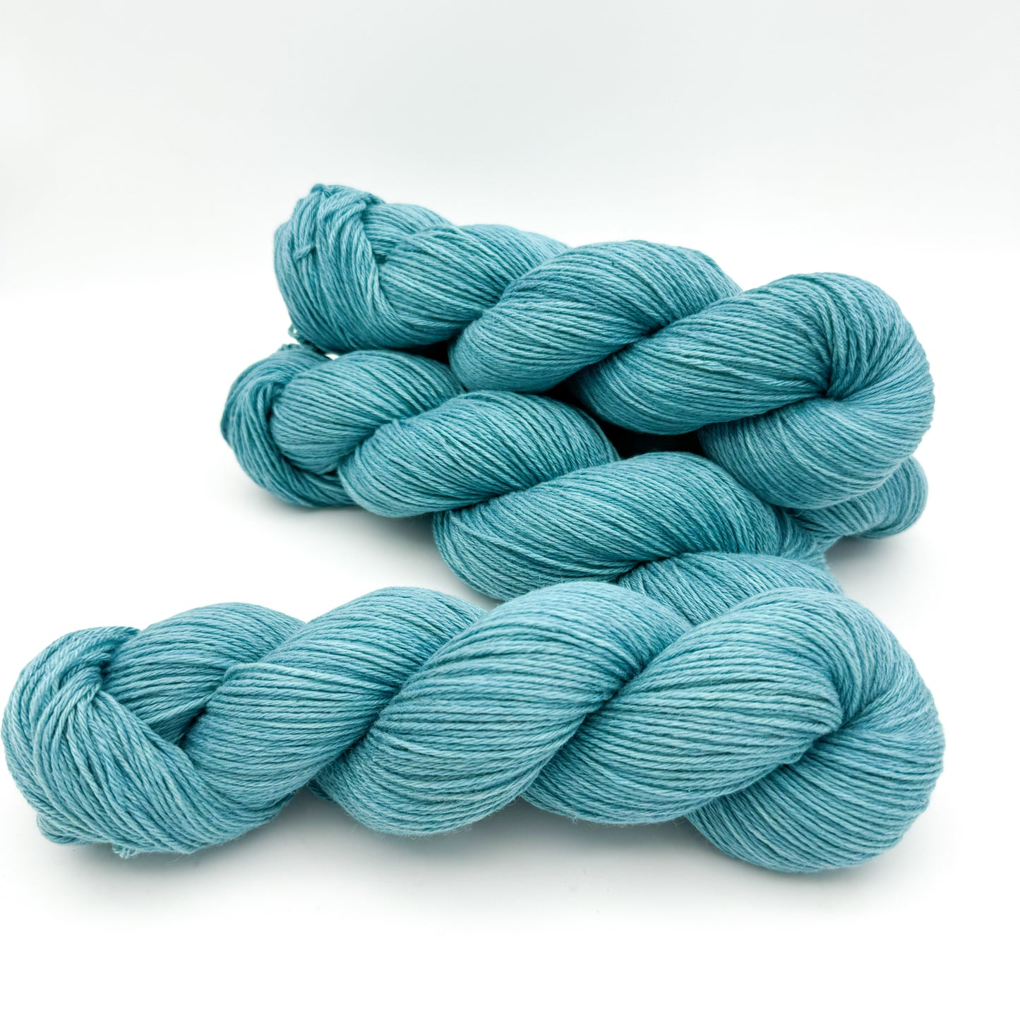 Hvid Yak Sport - Swimmingpool - A Knitters World