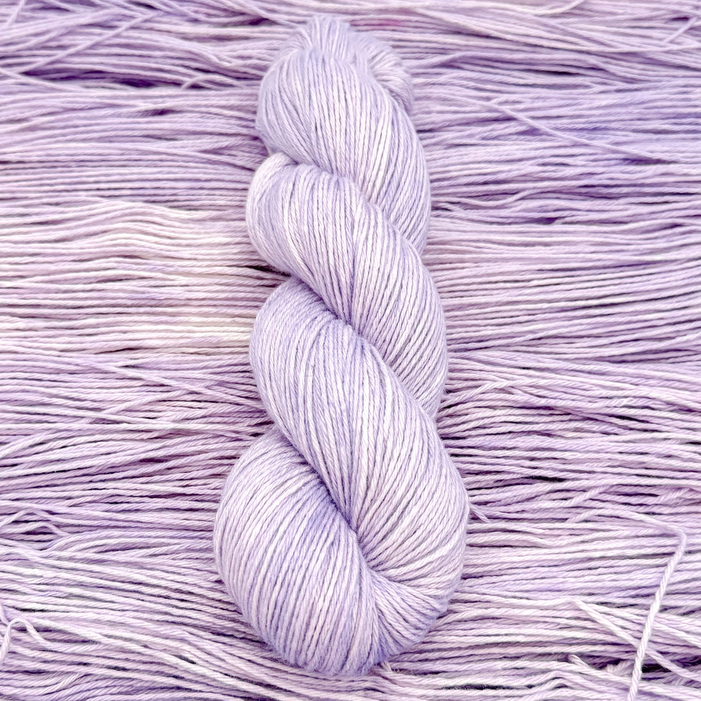 Hvid Yak Sport - Purple Flora - A Knitters World