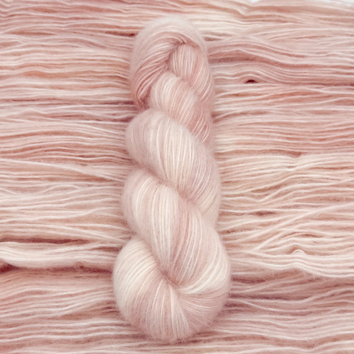 Fluffy Alpakka - Renæssancen - A Knitters World