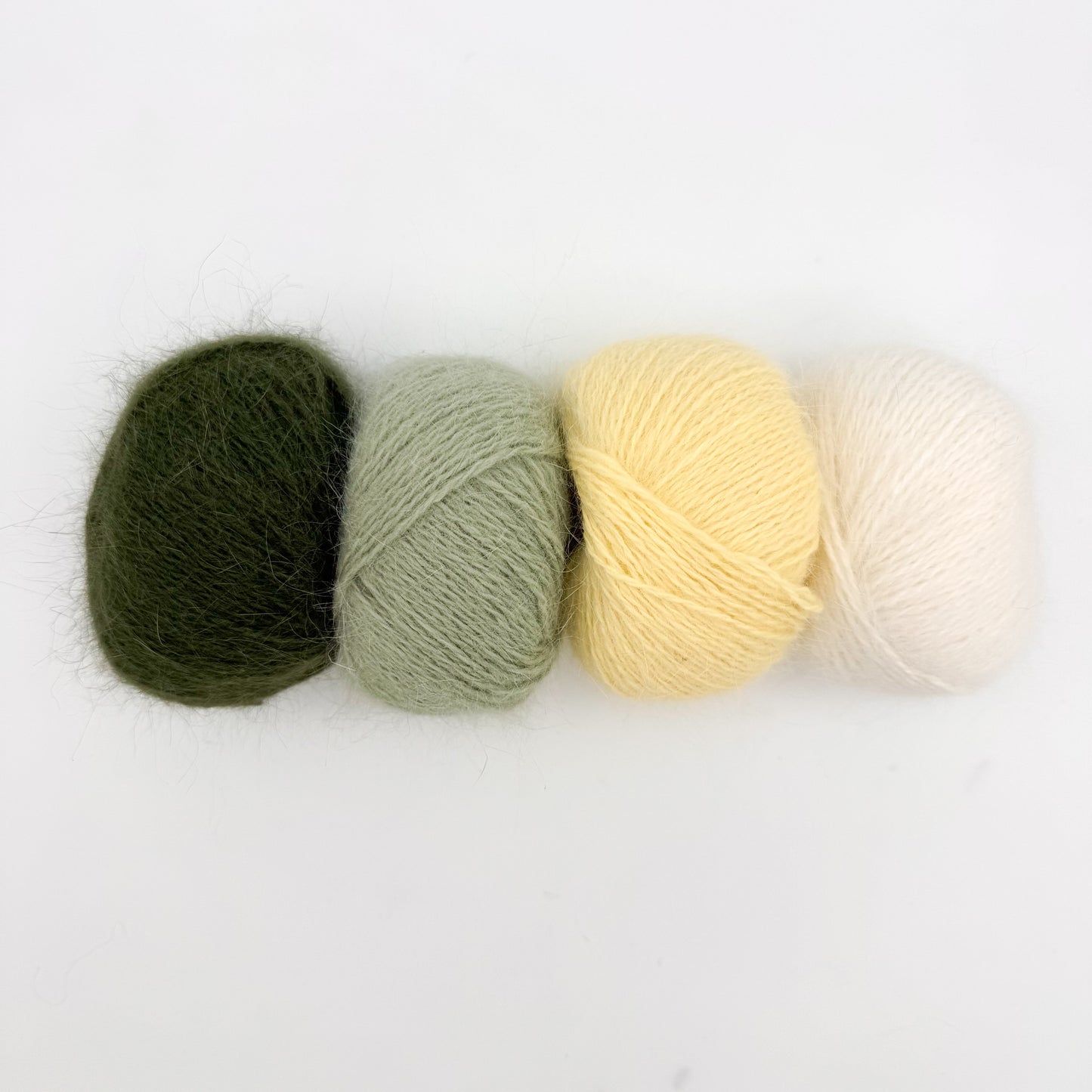 Fluffy angora garn i farven Black – AKW Skala B luksusgarn fra A Knitters World