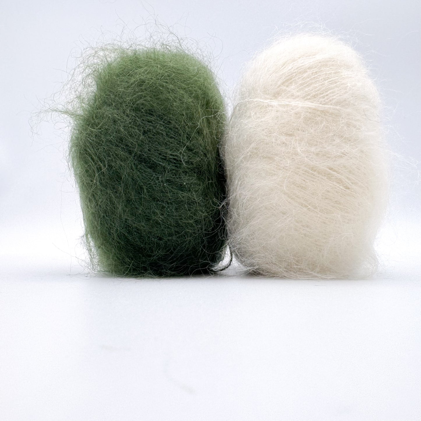 Mohair Sport garn i farven Forest Green – Superkid Mohair og silke fra A Knitters World