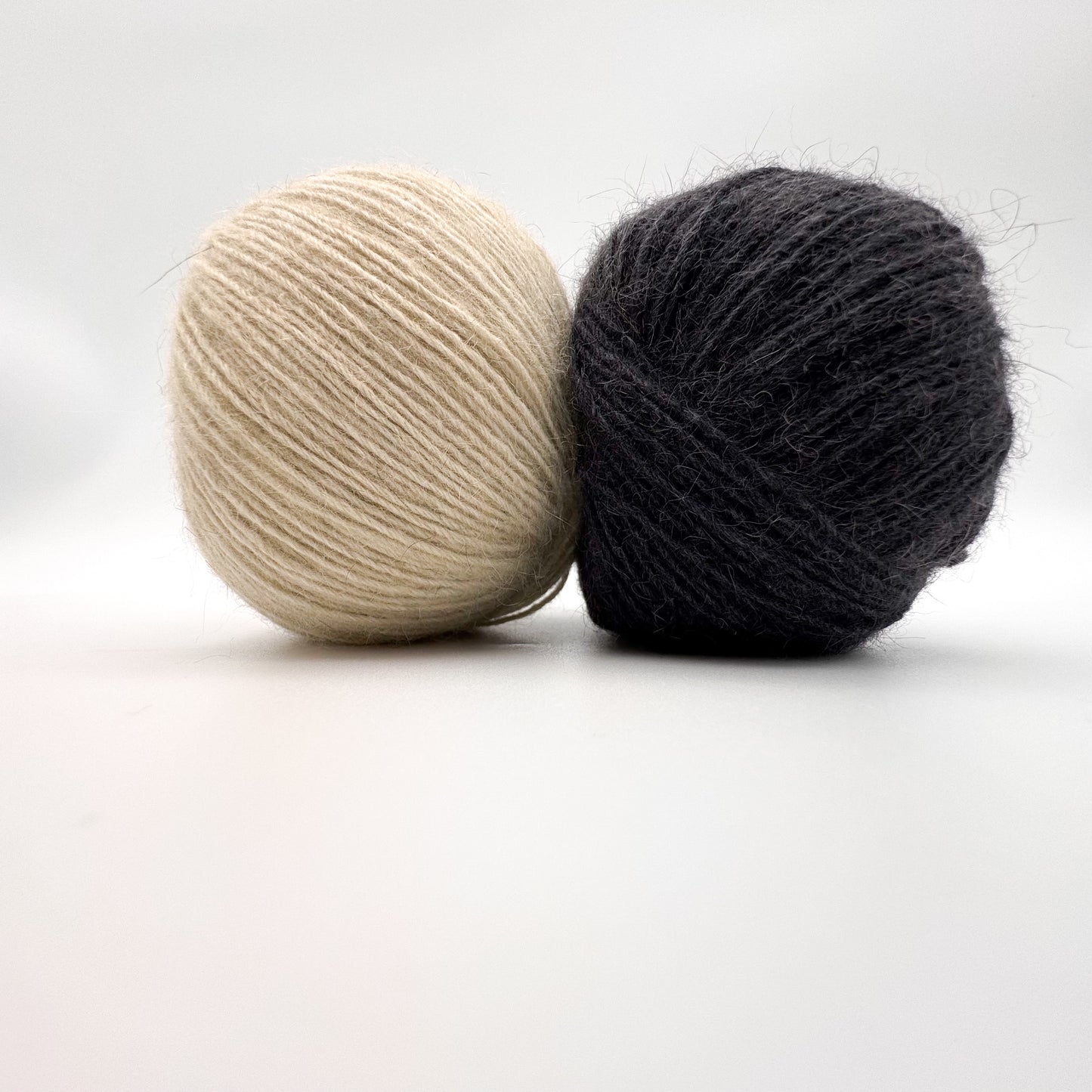 Possum garn i farven Sand – AKW Skala A luksusgarn med cashmere og mulberry silke