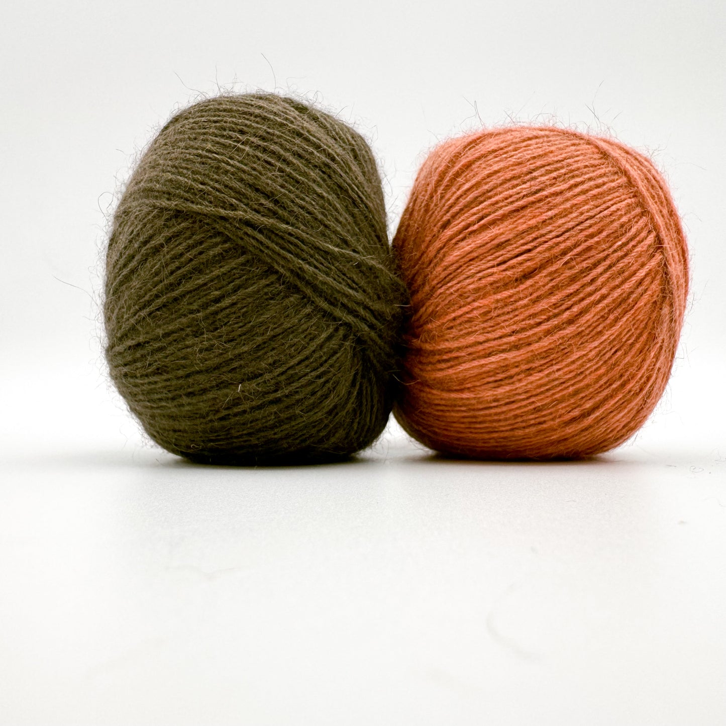 Possum garn i farven Coffee – AKW Skala A luksusgarn med cashmere og mulberry silke