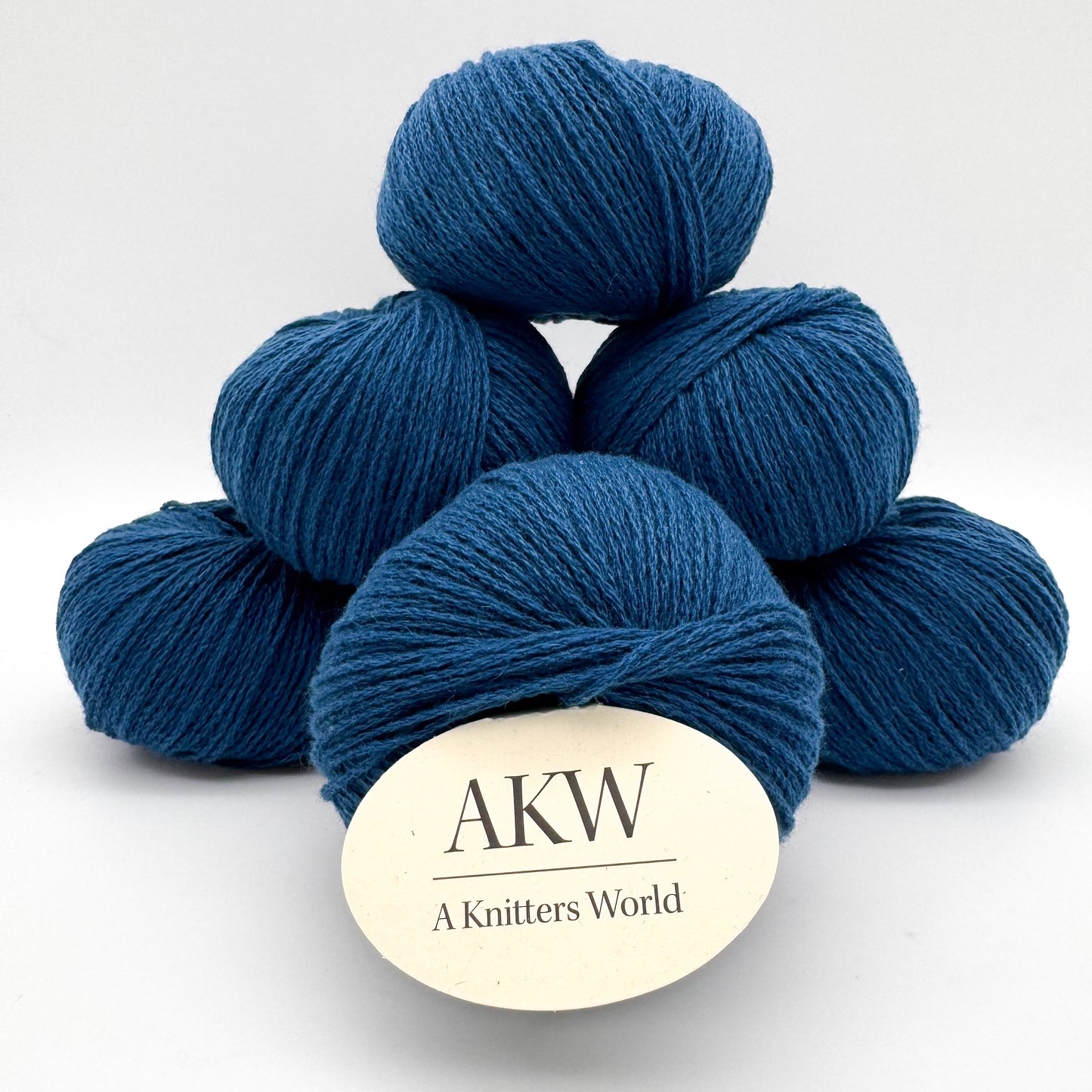 Cashmere garn i farven Teal – 100% Mongolian Cashmere, AKW Skala A fra A Knitters World