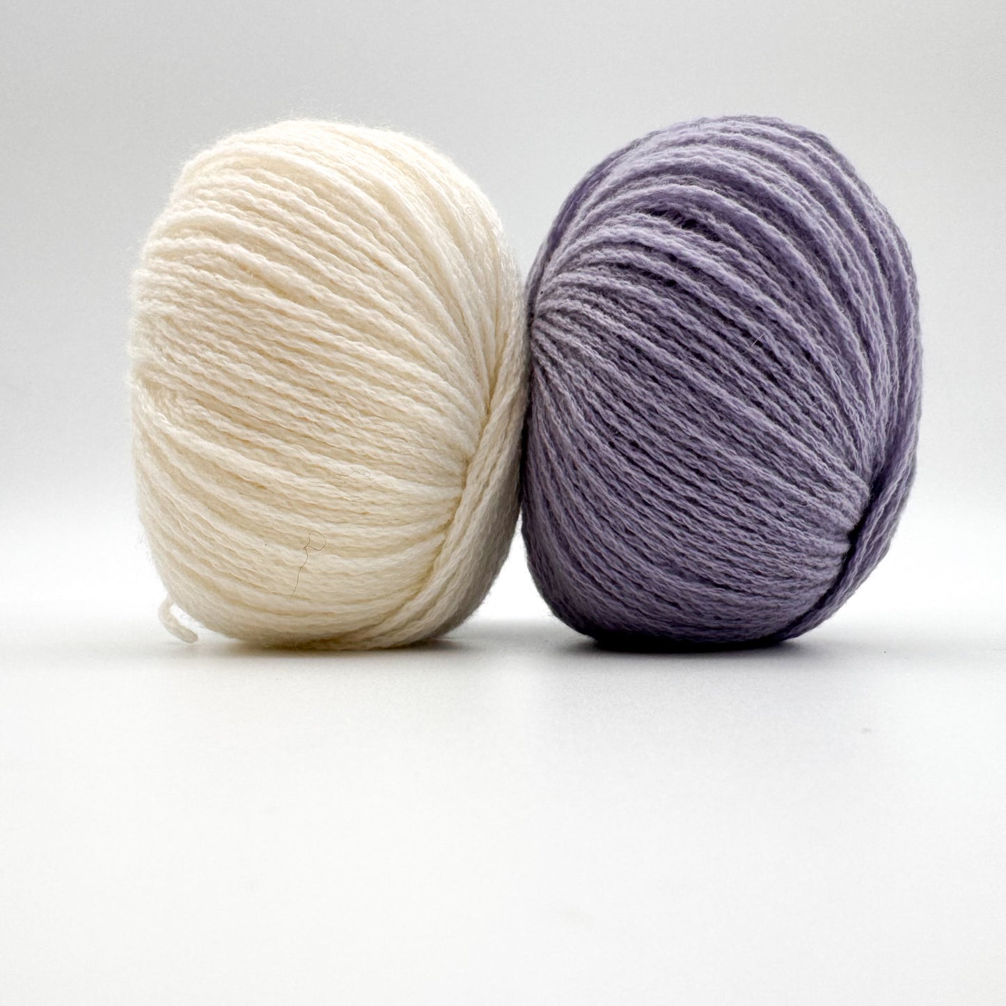Cashmere garn i farven Lavender – 100% Mongolian Cashmere, AKW Skala A fra A Knitters World
