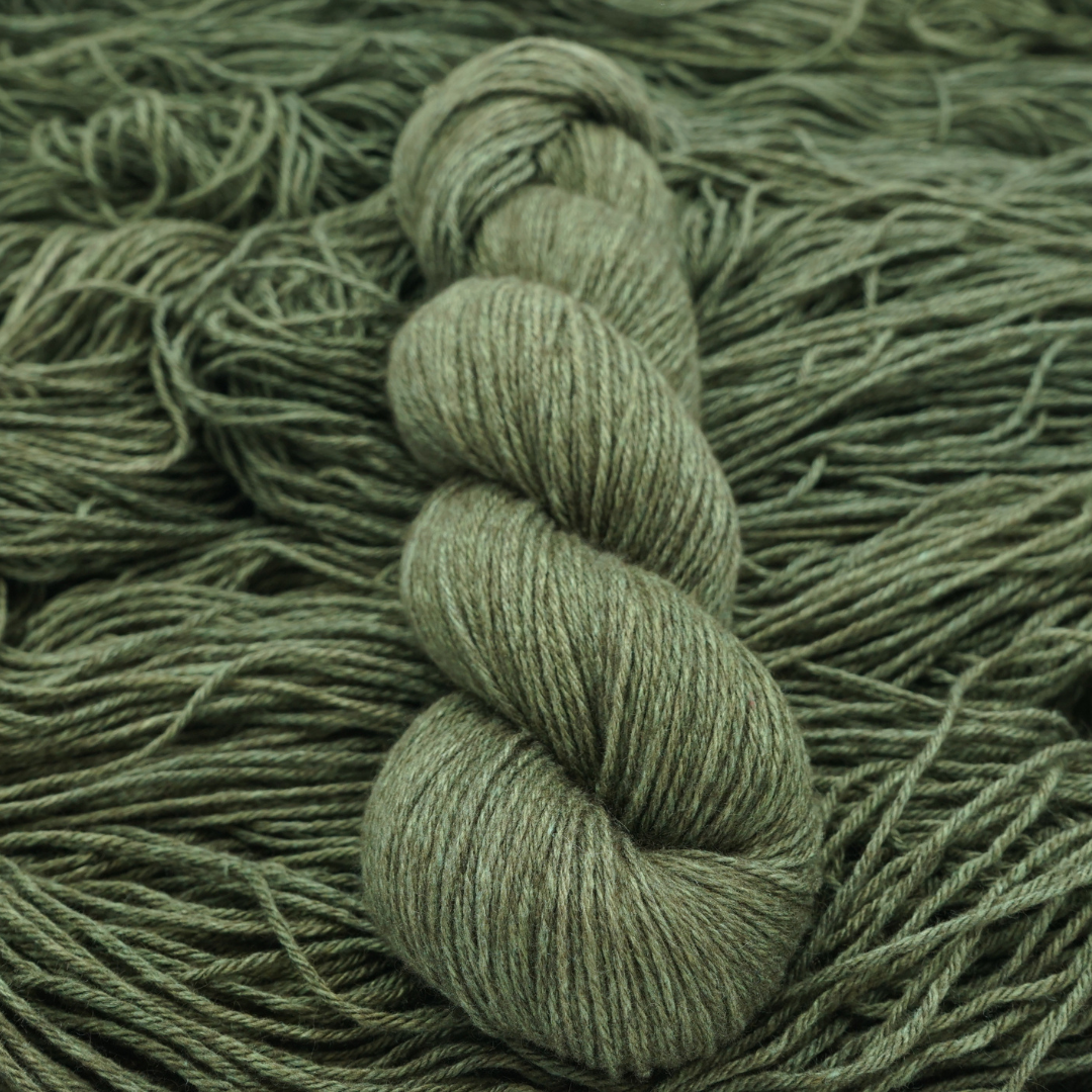 Mørk yak sport - Deep within the forest - A Knitters World